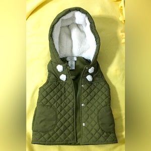 25 for 25$ 3T Aspen Kids Puffer Vest Jacket Hooded Quilted Winter Army Green